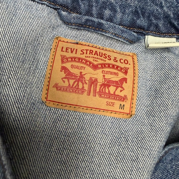 Levi's Women's 90s Trucker Jacket - Picture 4 of 5